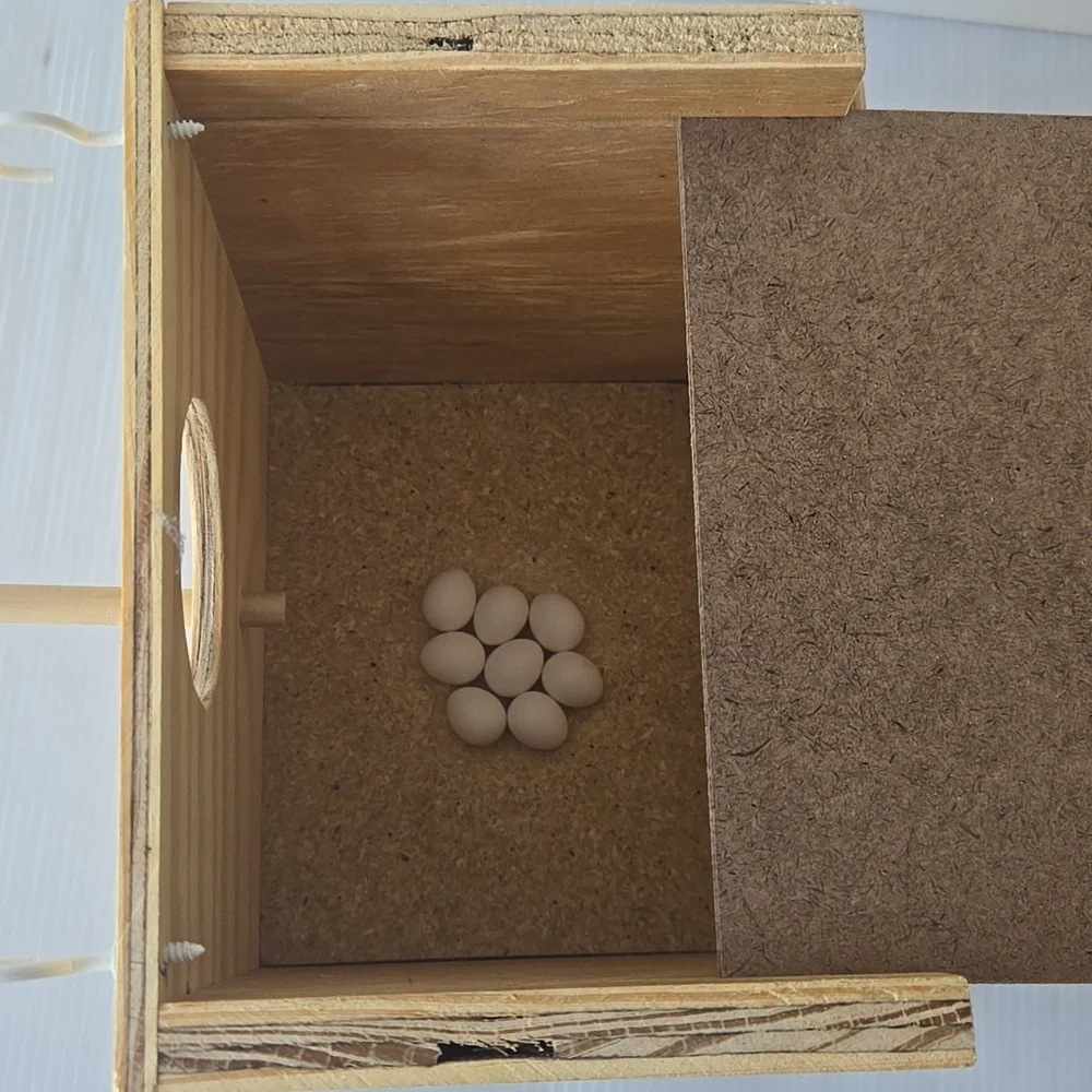 N/A wooden breeding
